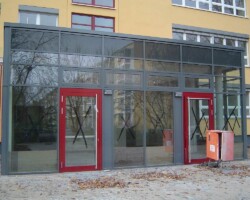 Haupteingang im OSZ <br />Potsdam Haupteingang im OSZ Potsdam